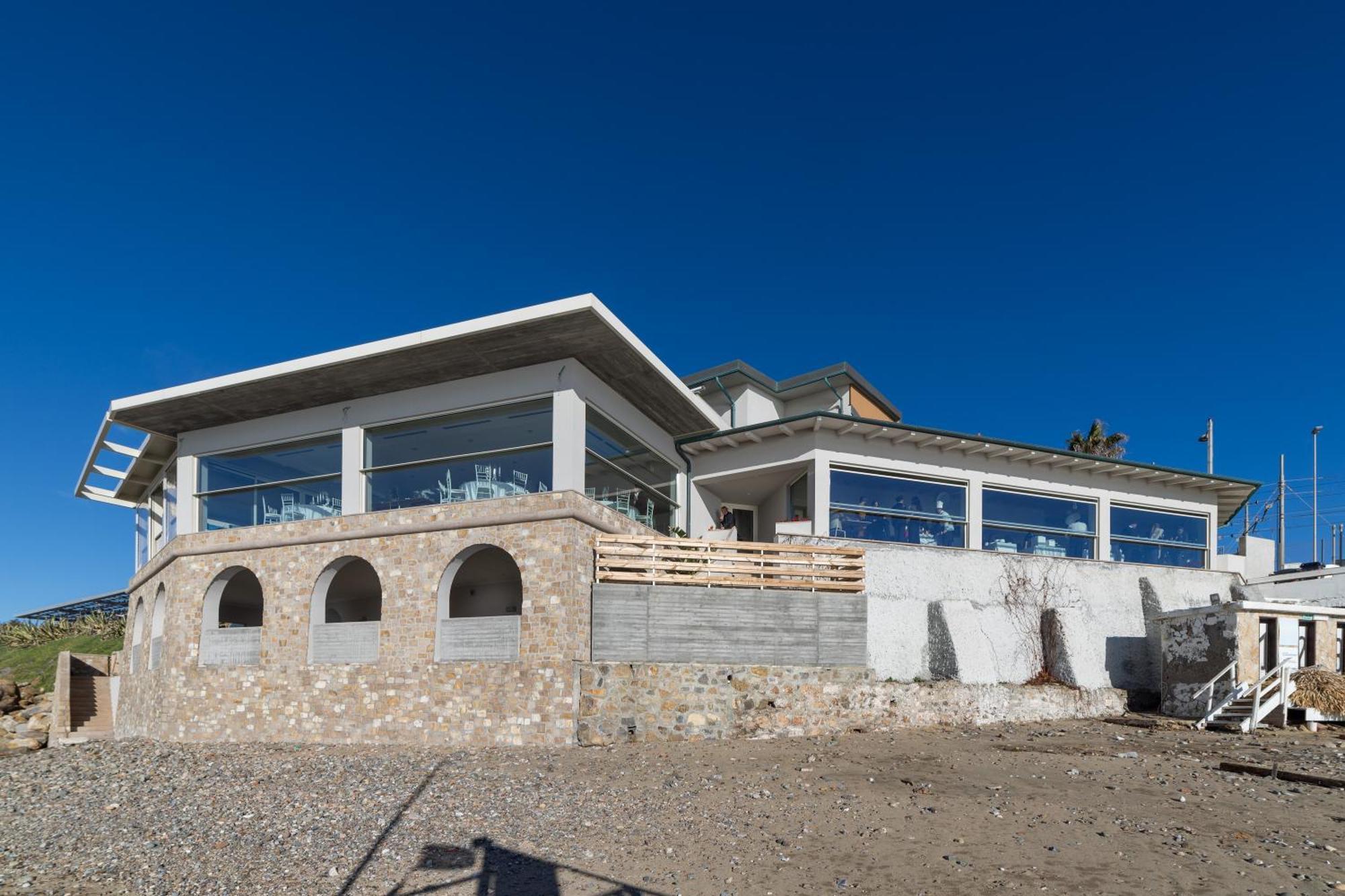 Le Suites Sul Mare Di Esterina Чивитавеккья Экстерьер фото