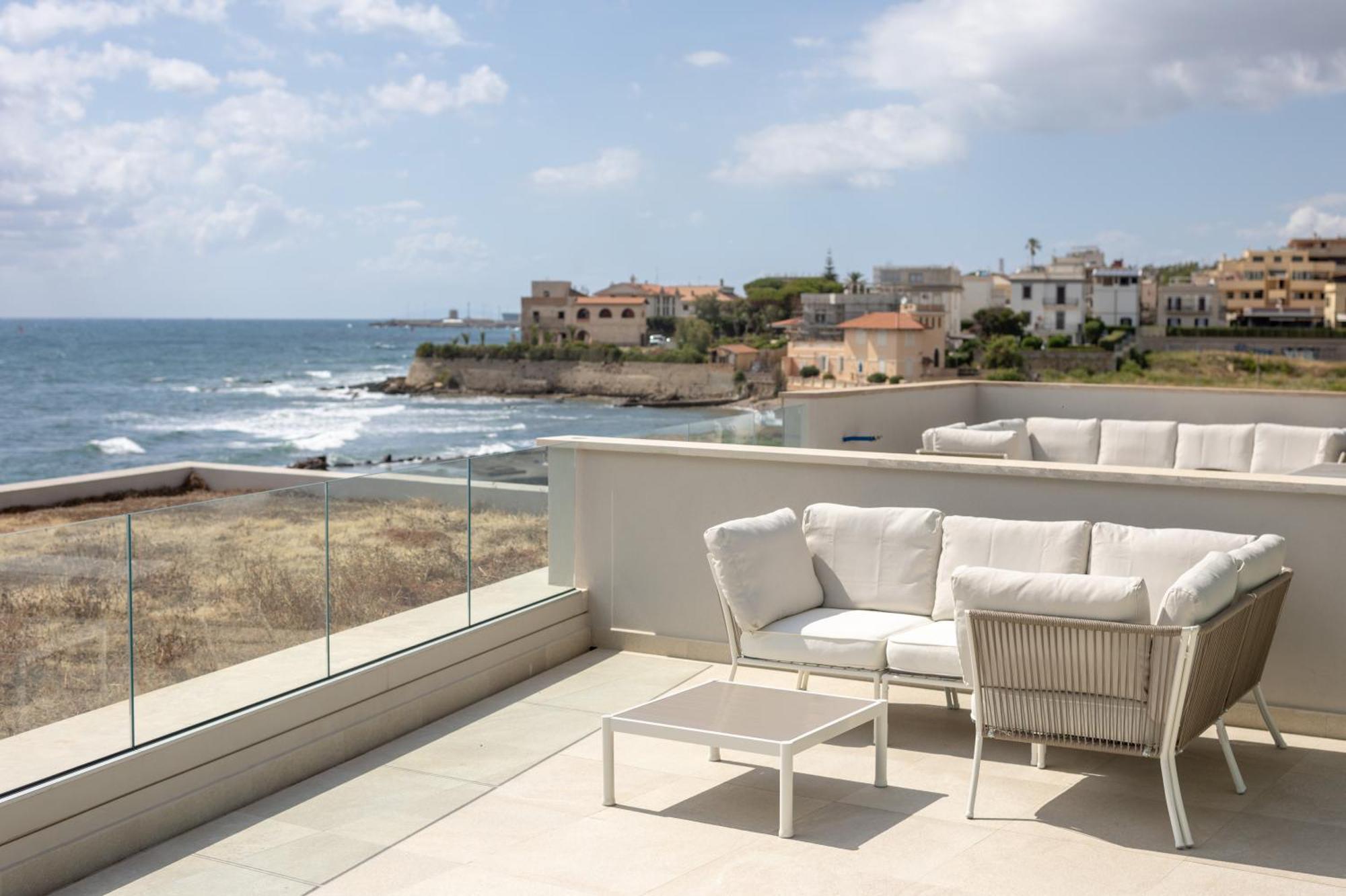 Le Suites Sul Mare Di Esterina Чивитавеккья Экстерьер фото